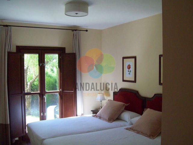 VILLA DE 2 DORMITORIOS + SALON (4 ADULTOS)