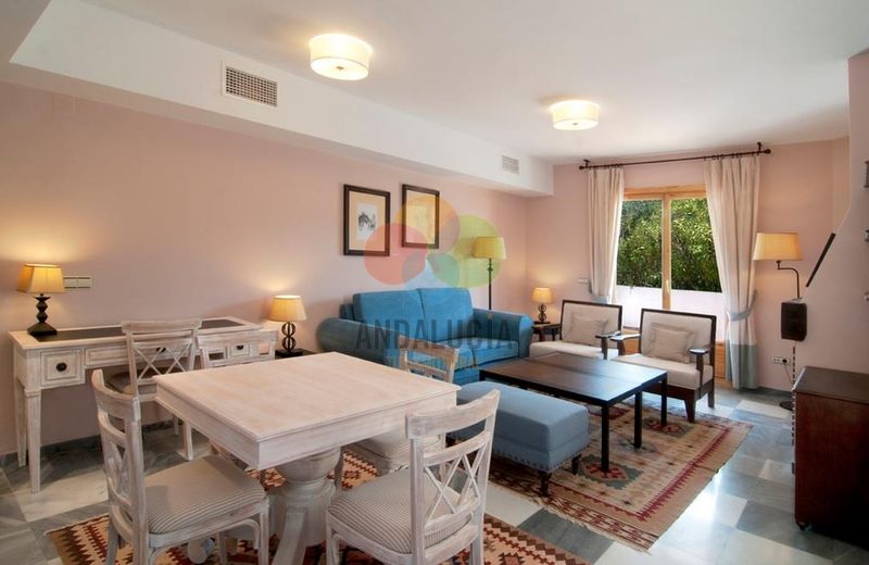 VILLA DE LAUJAR 2 DORMITORIOS + SALON (2N + 2A)
